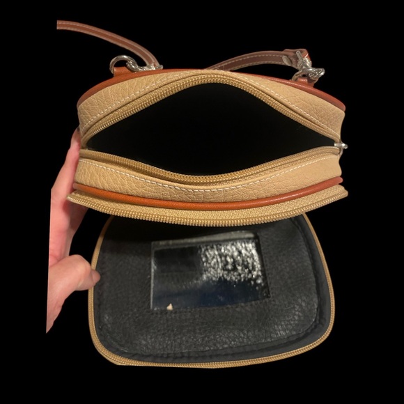 ❣️SALE! Esprit Crossbody Bags in Black and Tan - Picture 10 of 11